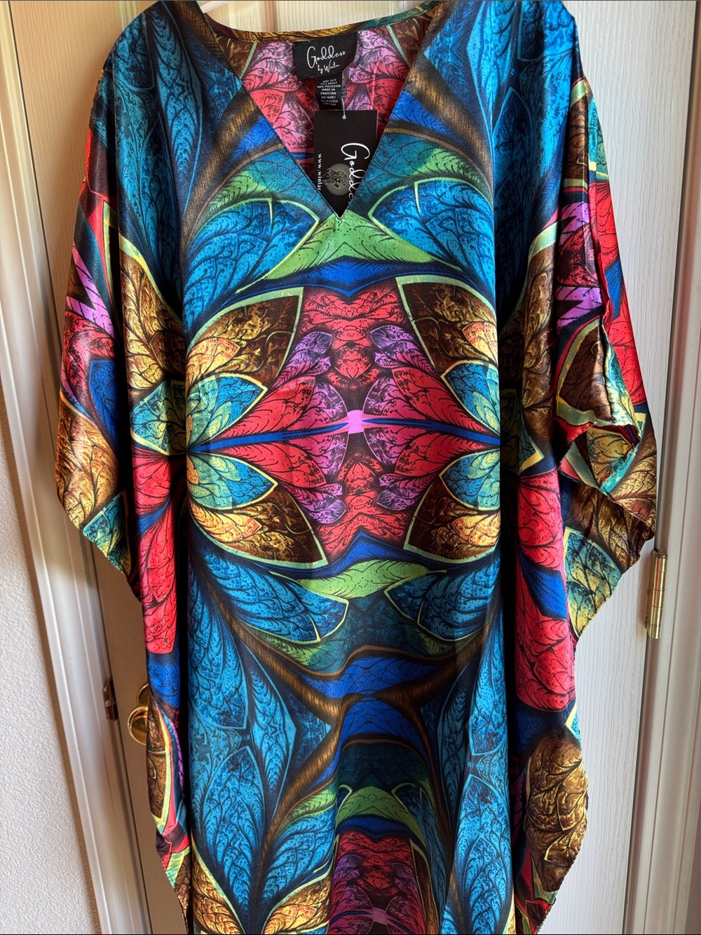 NWT GODDESS RED GREEN BLACK & BLUE FLORAL CAFTAN ONE SIZE
